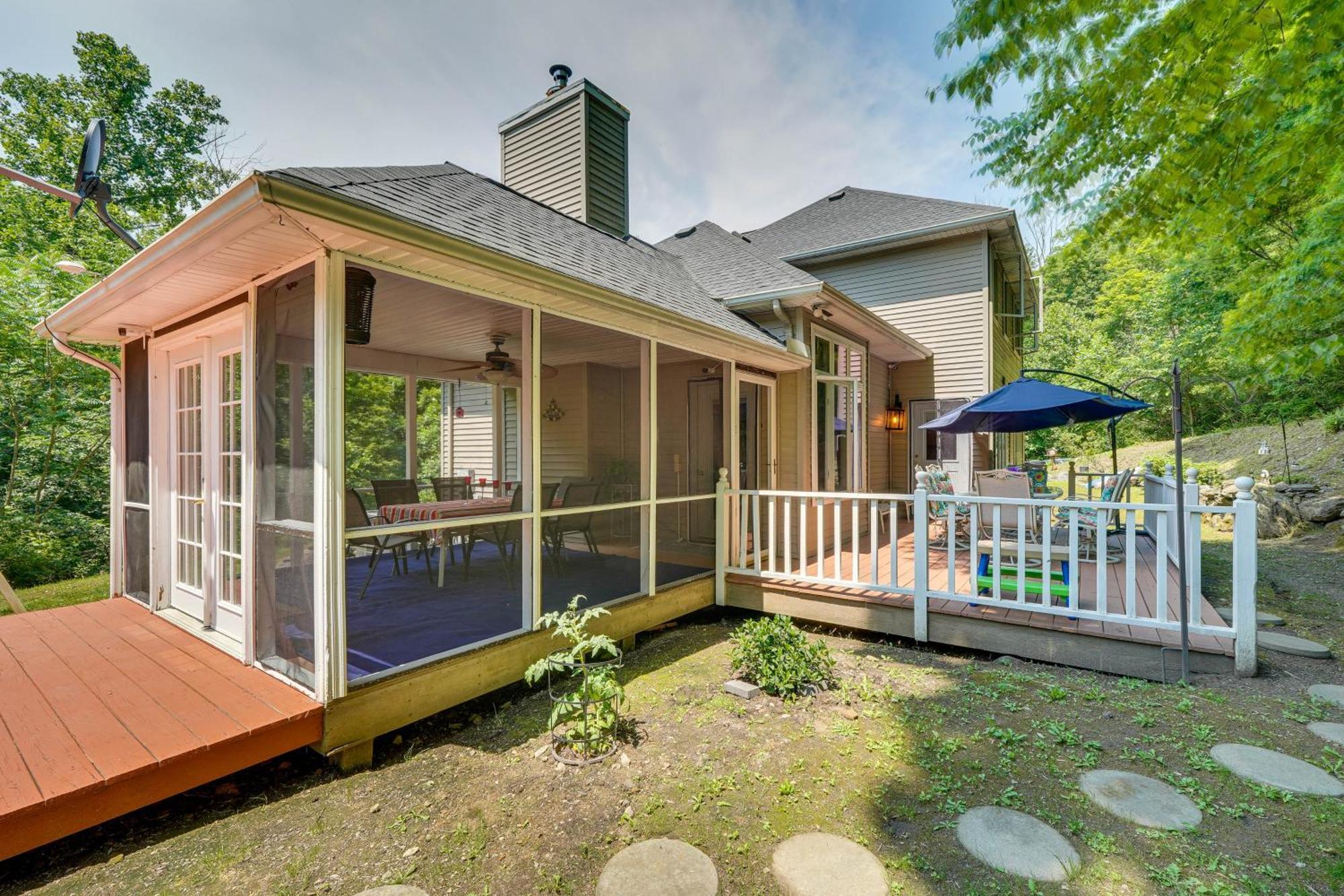 Holiday home Shawnee On Delaware With Porch And Fire Pit!