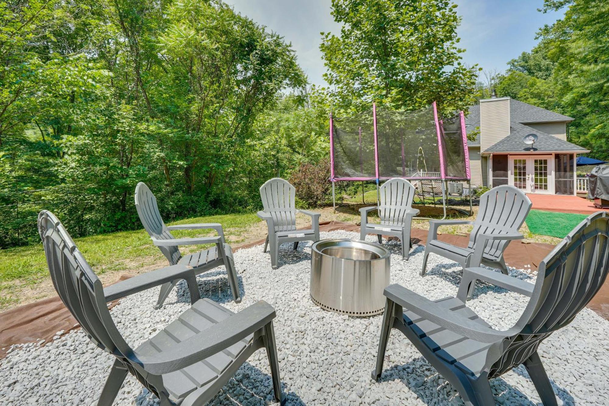 Shawnee On Delaware With Porch And Fire Pit! Holiday home