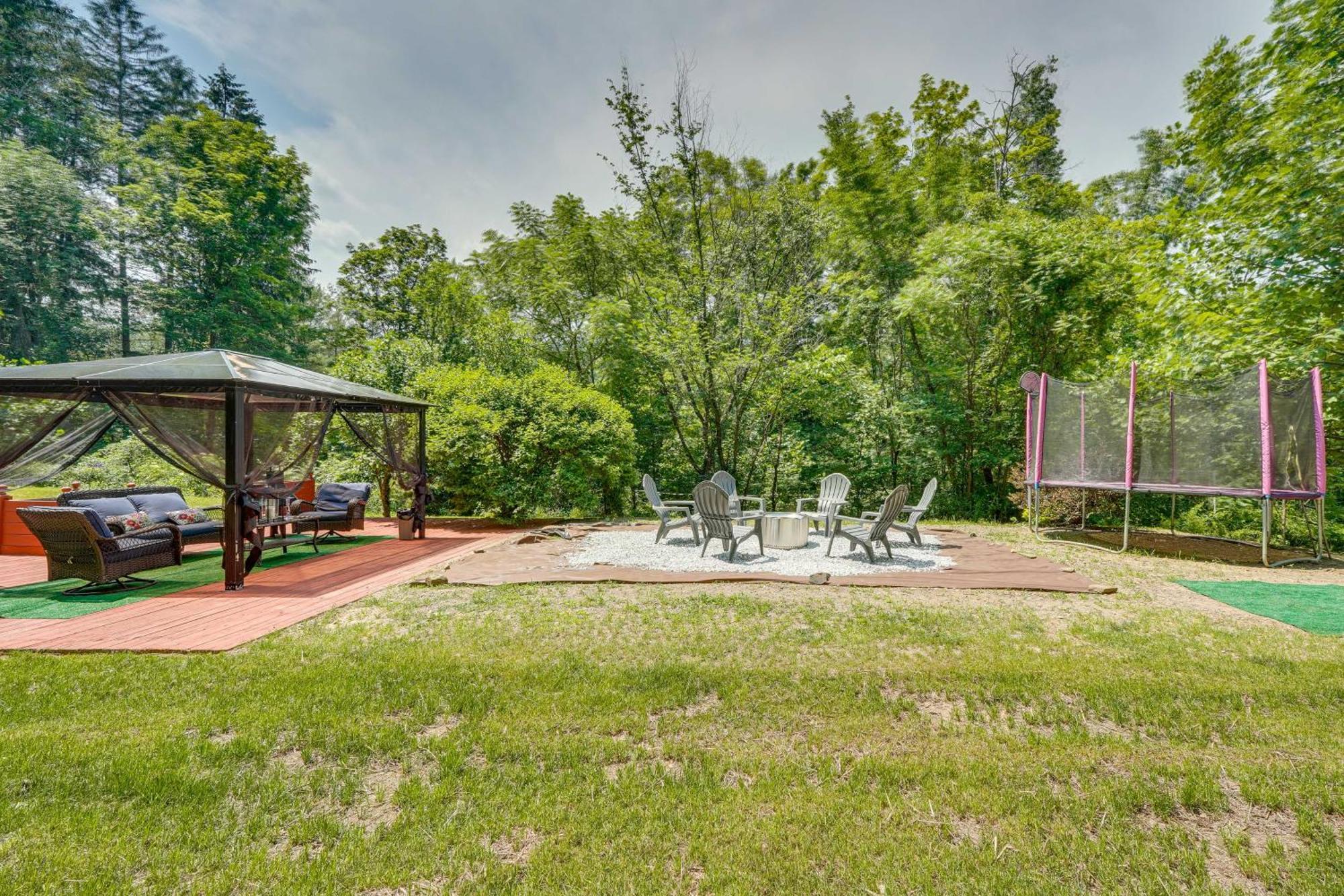 Shawnee On Delaware With Porch And Fire Pit! Holiday home